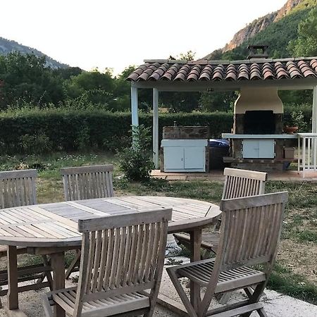 La Maison Des Pins Saint-Julien-du-Verdon Eksteriør billede